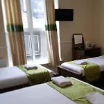 Hazelbrook House 3*