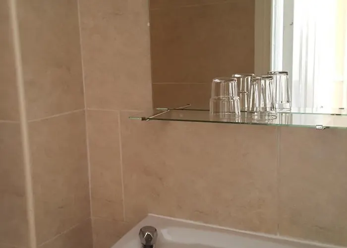 Konukevi Hazelbrook House 3*