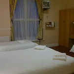 בית הארחה Hazelbrook House 3*