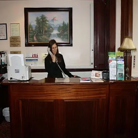 Hazelbrook House ゲストハウス 3*