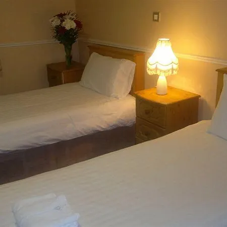 ゲストハウス Hazelbrook House