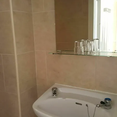 Hazelbrook House Affittacamere 3*