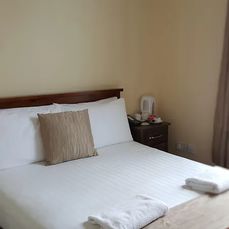Гостевой дом Hazelbrook House 3*