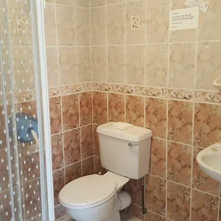 Гостевой дом Hazelbrook House