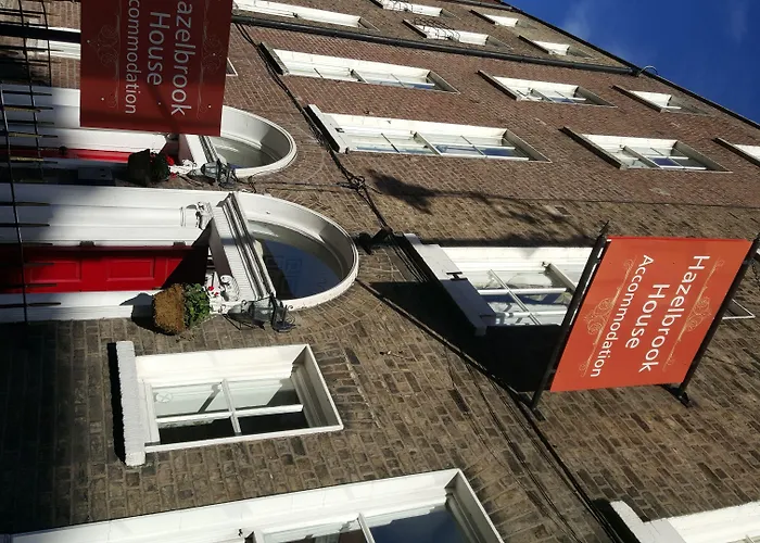 Hazelbrook House בית הארחה 3*