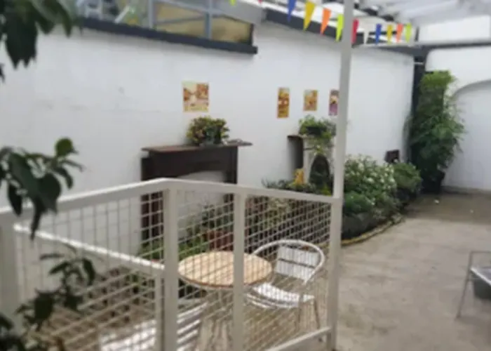 Hazelbrook House בית הארחה